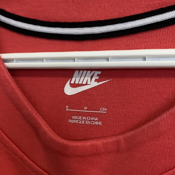 Pink Nike pull over - Picture 3 of 3